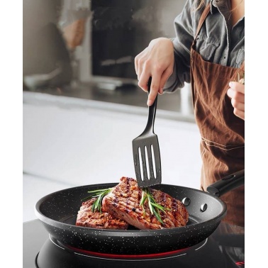 <em>Jumbo Cooker frying pan ,Cooking Pan Chefs Pan Cookware for All Stove Tops</em>